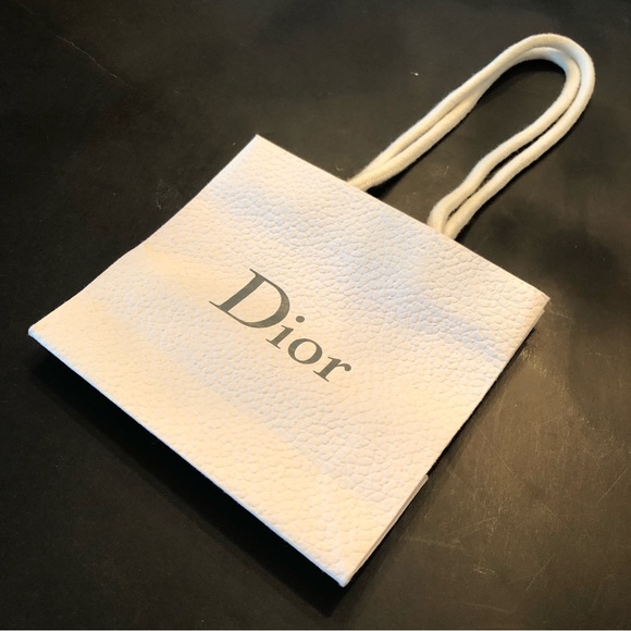 DIOR small textured white paper shopping bag - Picture 2 of 9